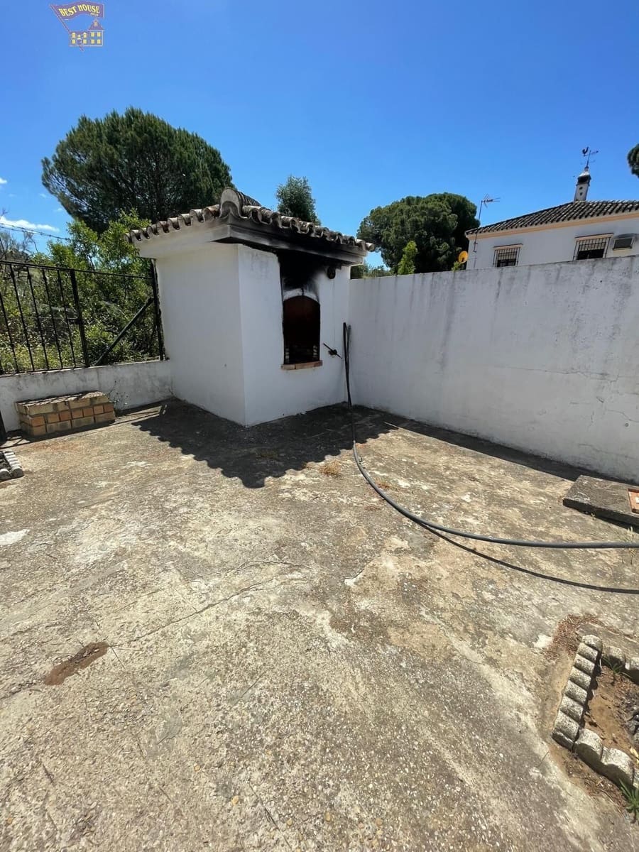 3 soveværelse Finca/Landehus til salg i Arcos de la Frontera med swimmingpool garage - € 170.000 (Ref: 3564679)