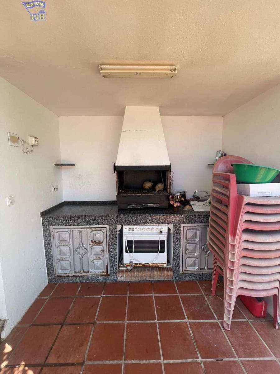 3 soveværelse Finca/Landehus til salg i Arcos de la Frontera med swimmingpool garage - € 170.000 (Ref: 3564679)