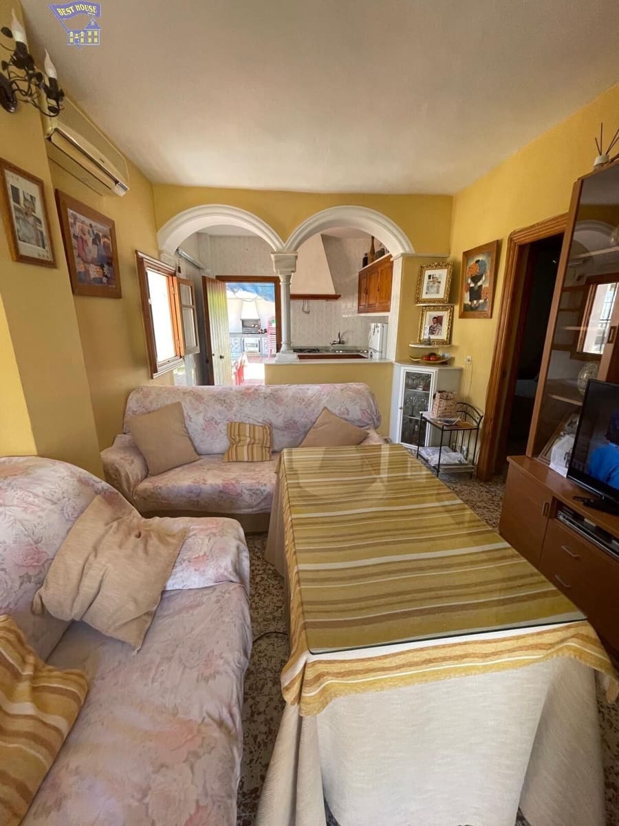 3 soveværelse Finca/Landehus til salg i Arcos de la Frontera med swimmingpool garage - € 170.000 (Ref: 3564679)