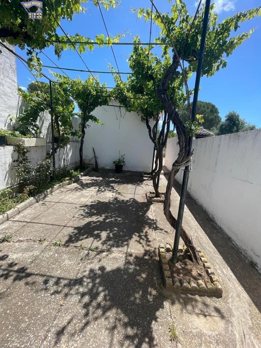 3 soveværelse Finca/Landehus til salg i Arcos de la Frontera med swimmingpool garage - € 170.000 (Ref: 3564679)