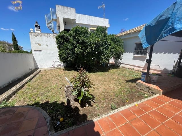 3 soveværelse Finca/Landehus til salg i Arcos de la Frontera med swimmingpool garage - € 170.000 (Ref: 3564679)