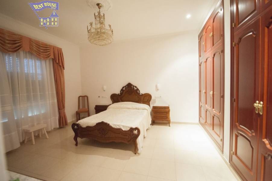 5 bedroom Villa for sale in Arcos de la Frontera with pool garage - € 600,000 (Ref: 3564730)