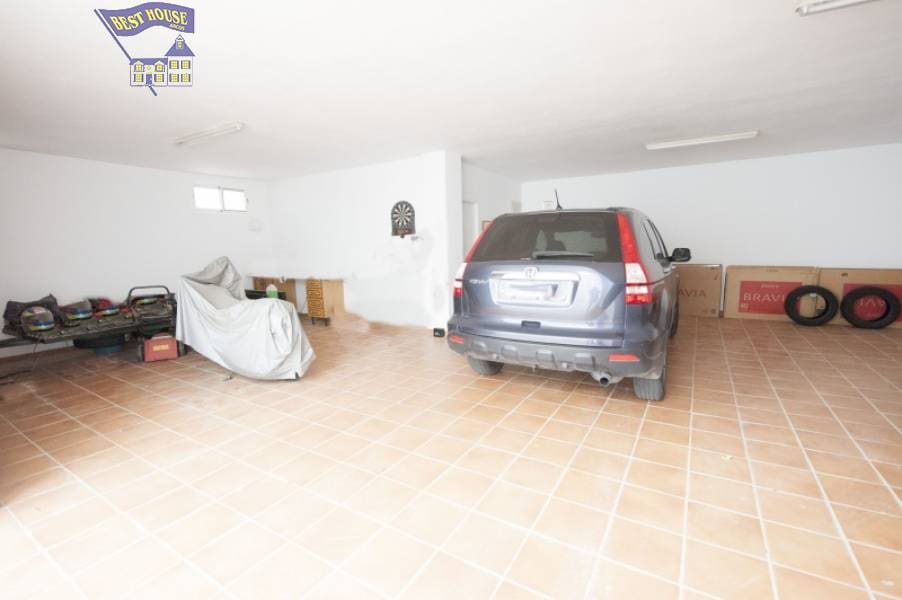 5 bedroom Villa for sale in Arcos de la Frontera with pool garage - € 600,000 (Ref: 3564730)