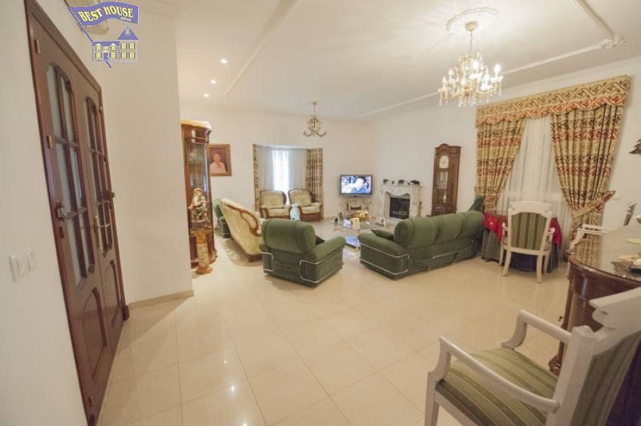 5 bedroom Villa for sale in Arcos de la Frontera with pool garage - € 600,000 (Ref: 3564730)