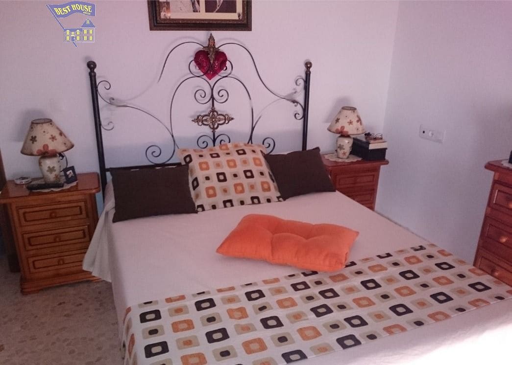 3 bedroom Terraced Villa for sale in Arcos de la Frontera - € 145,000 (Ref: 3564855)