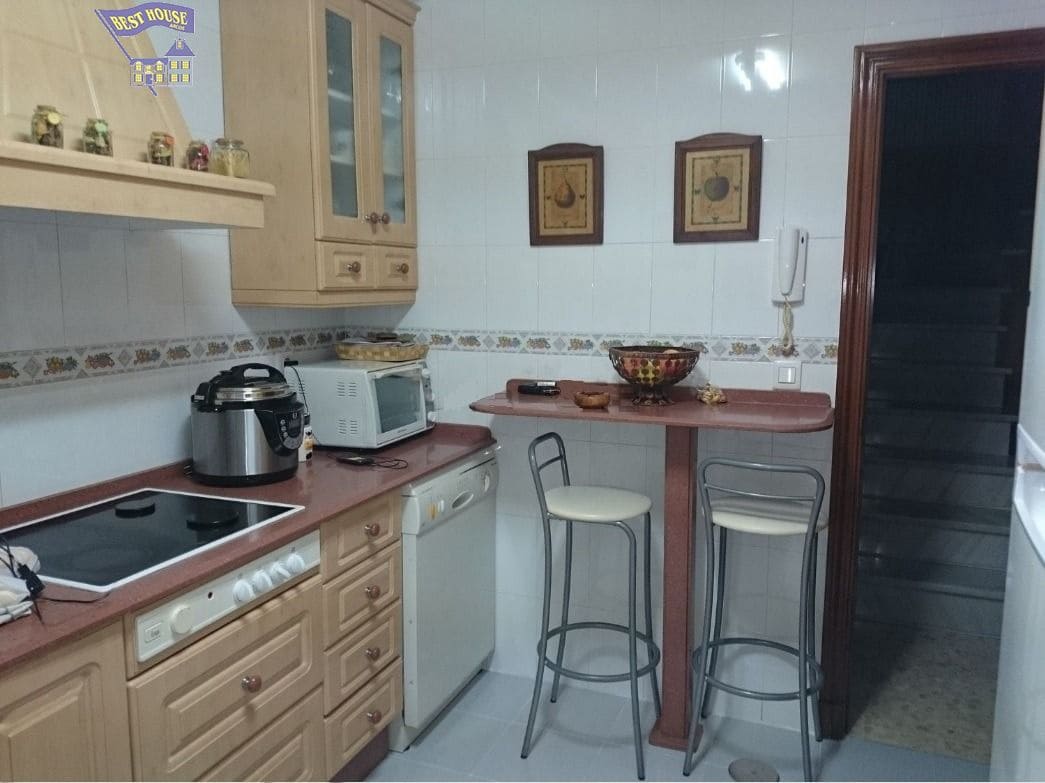 3 bedroom Terraced Villa for sale in Arcos de la Frontera - € 145,000 (Ref: 3564855)