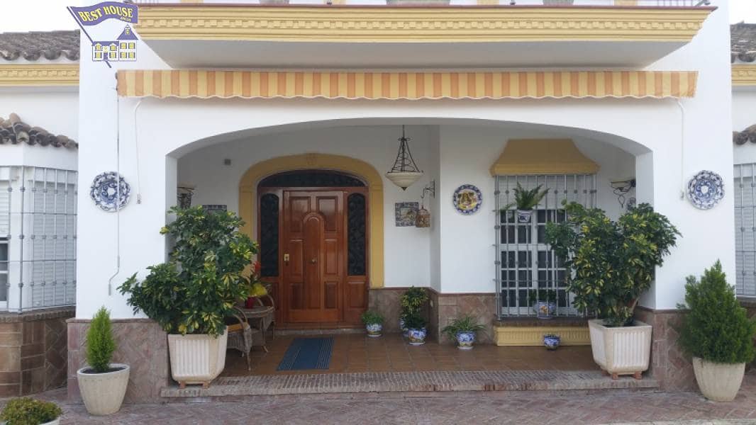 8 soverom Villa til salgs i Arcos de la Frontera med svømmebasseng garasje - € 540 000 (Ref: 3564938)