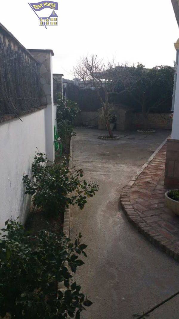 8 bedroom Villa for sale in Arcos de la Frontera with pool garage - € 540,000 (Ref: 3564938)