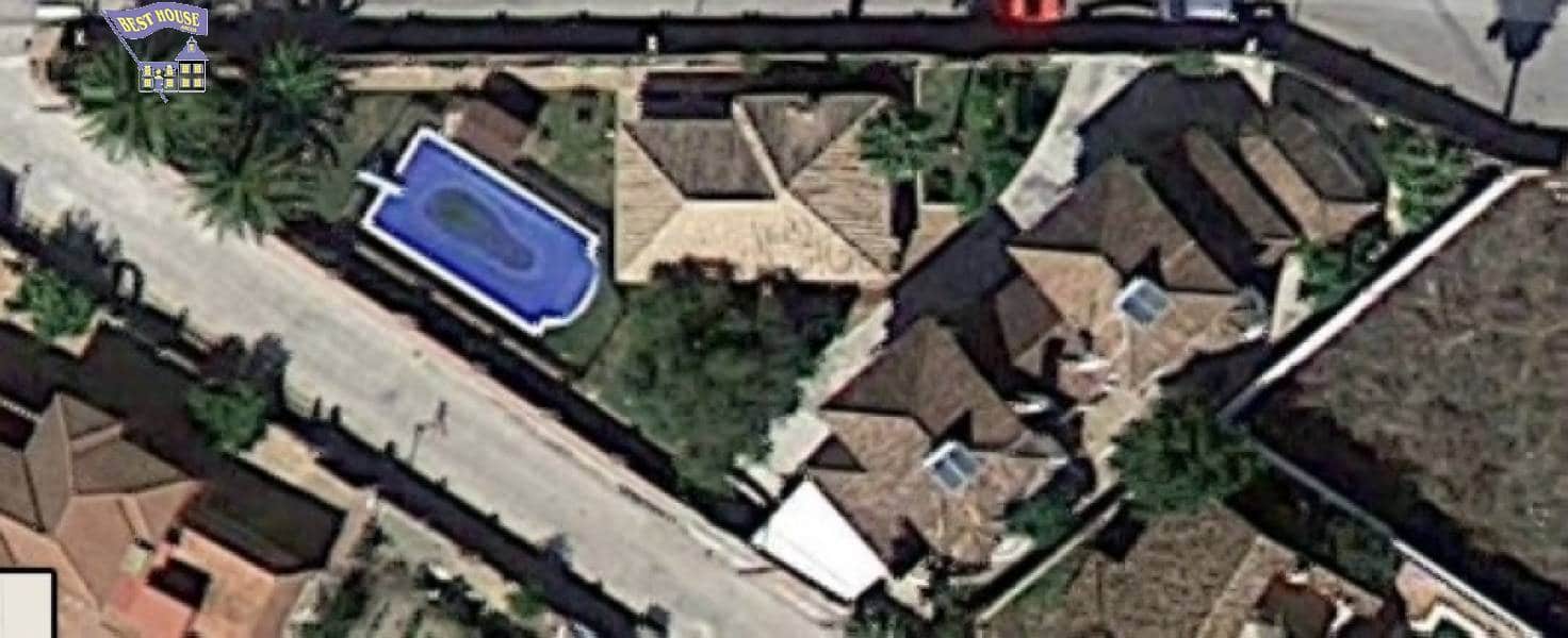 8 bedroom Villa for sale in Arcos de la Frontera with pool garage - € 540,000 (Ref: 3564938)