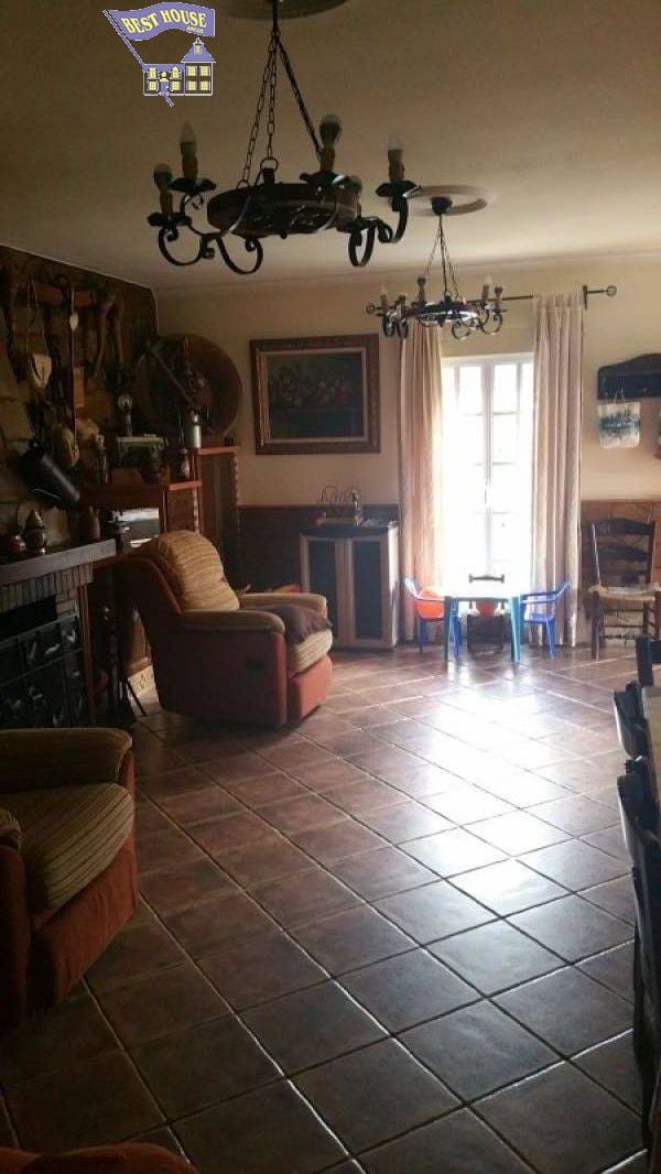 8 bedroom Villa for sale in Arcos de la Frontera with pool garage - € 540,000 (Ref: 3564938)
