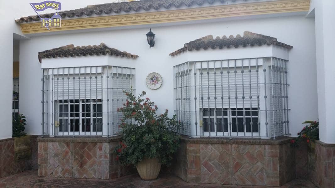 8 bedroom Villa for sale in Arcos de la Frontera with pool garage - € 540,000 (Ref: 3564938)