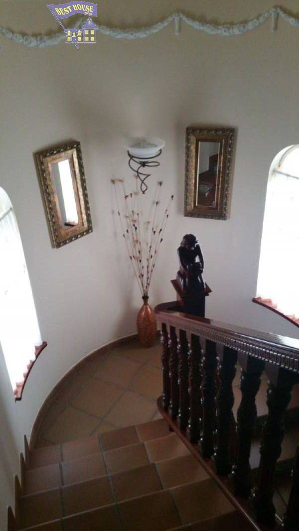 8 bedroom Villa for sale in Arcos de la Frontera with pool garage - € 540,000 (Ref: 3564938)