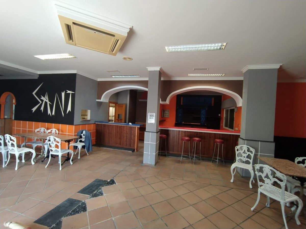 Erhverv til salg i Arcos de la Frontera - € 140.000 (Ref: 3564951)