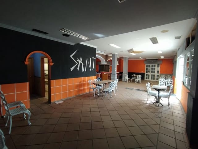 Erhverv til salg i Arcos de la Frontera - € 140.000 (Ref: 3564951)