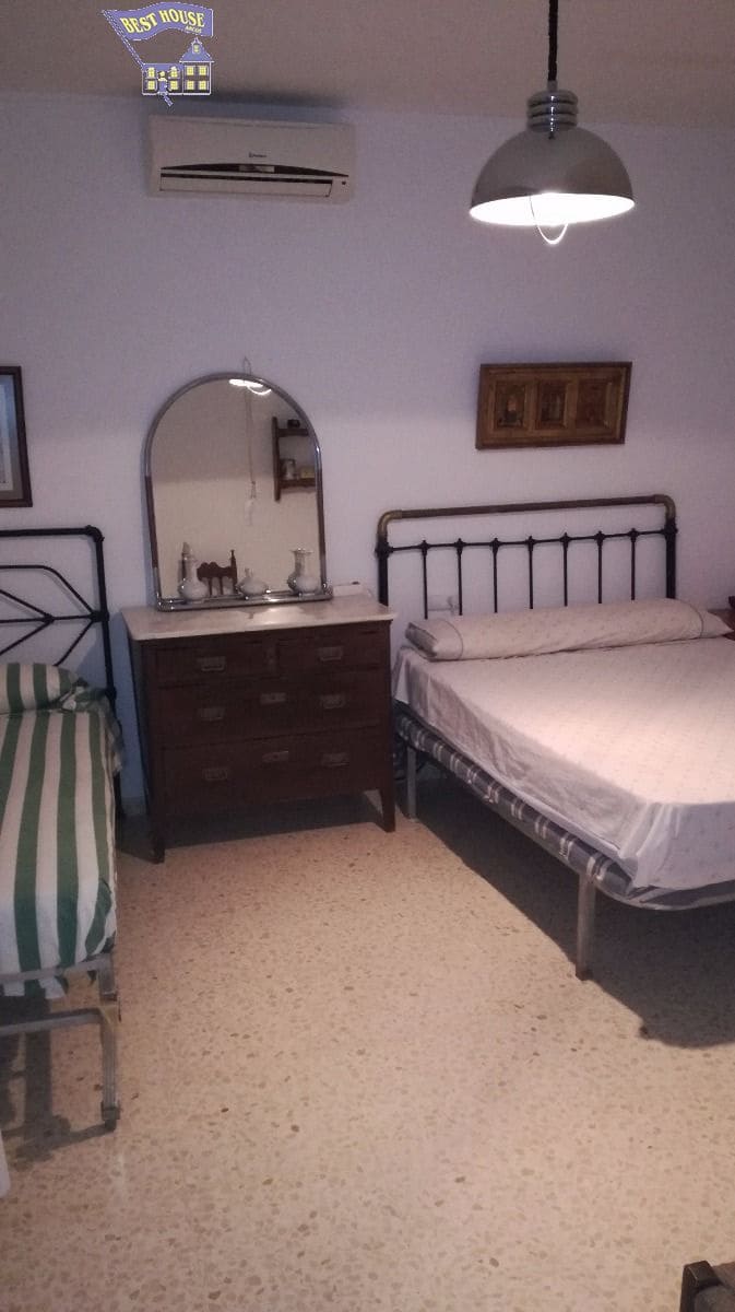 10 soveværelse Finca/Landehus til salg i Arcos de la Frontera med swimmingpool - € 350.000 (Ref: 3595751)