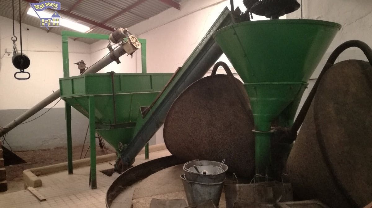 10 soveværelse Finca/Landehus til salg i Arcos de la Frontera med swimmingpool - € 350.000 (Ref: 3595751)