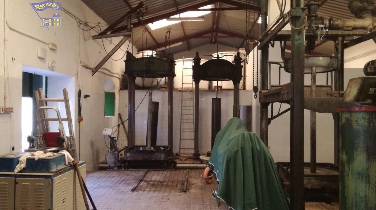 10 soveværelse Finca/Landehus til salg i Arcos de la Frontera med swimmingpool - € 350.000 (Ref: 3595751)