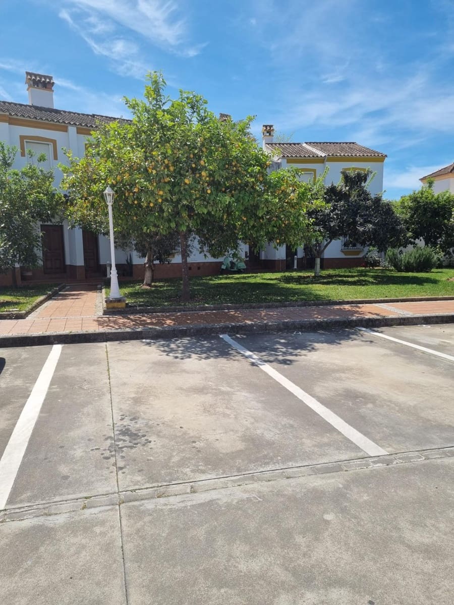 3 bedroom Townhouse for sale in Arcos de la Frontera with garage - € 140,000 (Ref: 3823037)