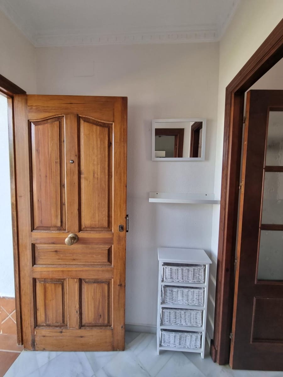 3 bedroom Townhouse for sale in Arcos de la Frontera with garage - € 140,000 (Ref: 3823037)