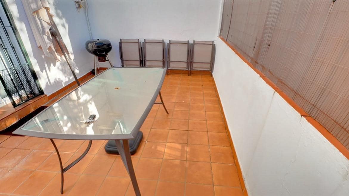 3 bedroom Townhouse for sale in Arcos de la Frontera with garage - € 140,000 (Ref: 3823037)