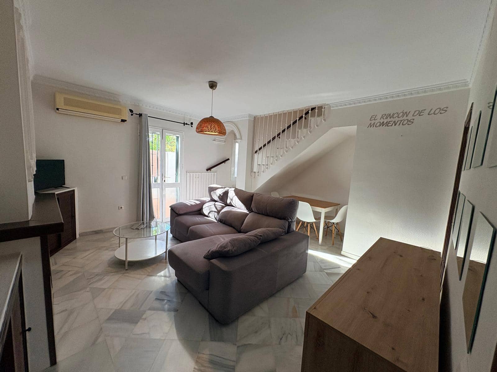 3 bedroom Townhouse for sale in Arcos de la Frontera with garage - € 140,000 (Ref: 3823037)