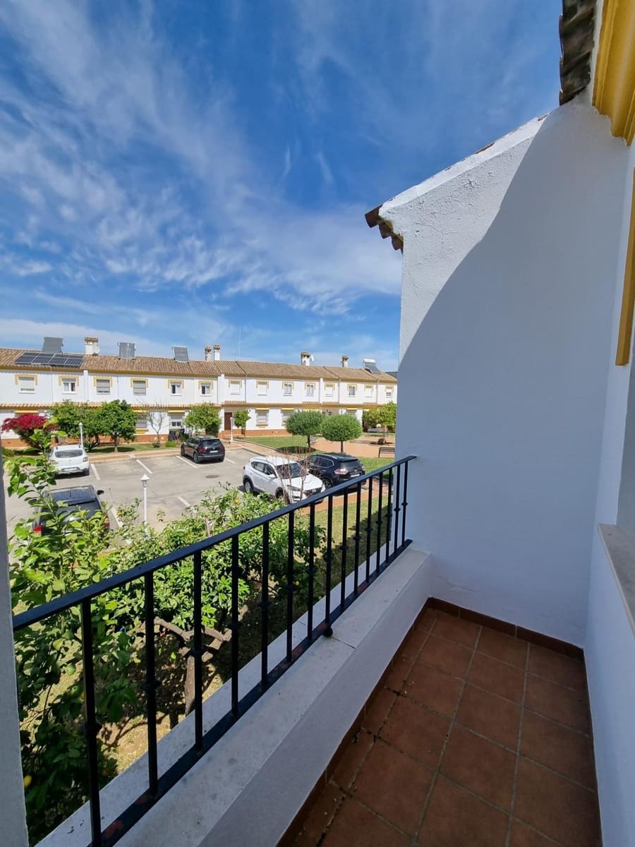 3 bedroom Townhouse for sale in Arcos de la Frontera with garage - € 140,000 (Ref: 3823037)