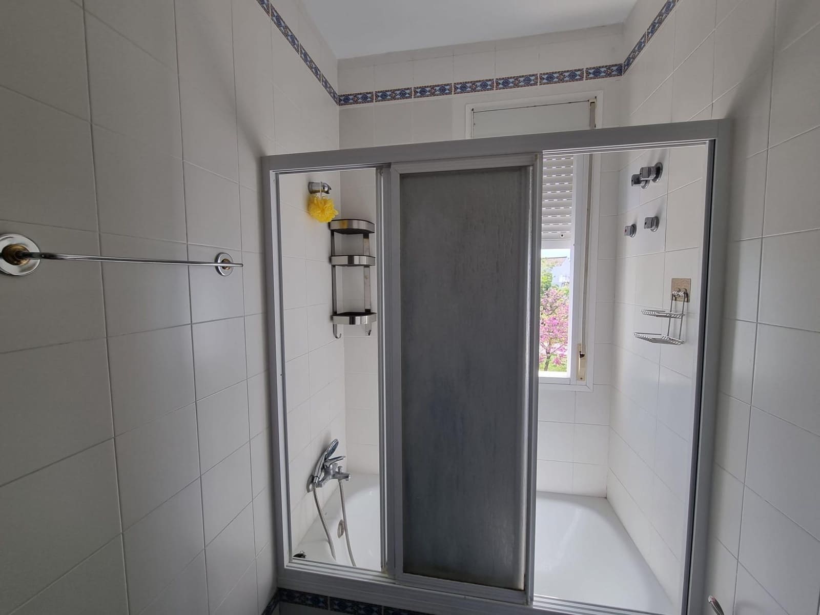 3 bedroom Townhouse for sale in Arcos de la Frontera with garage - € 140,000 (Ref: 3823037)