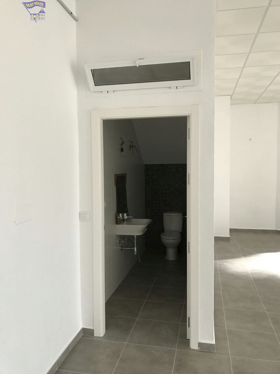 Commercial for sale in Arcos de la Frontera - € 80,000 (Ref: 3873707)