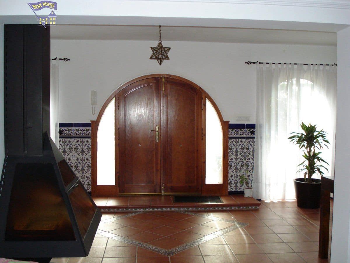 5 bedroom Villa for sale in Arcos de la Frontera with pool - € 495,000 (Ref: 4187104)