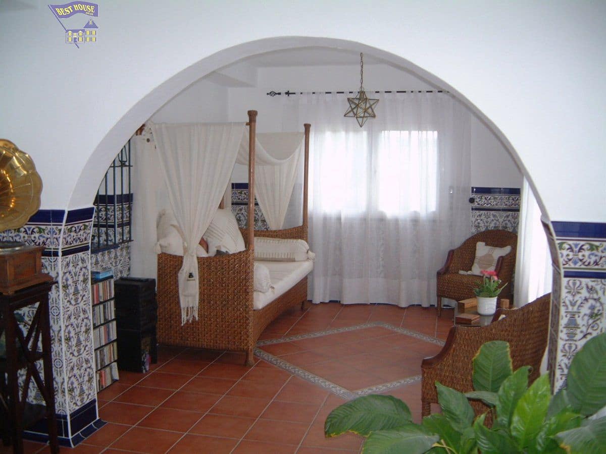 5 bedroom Villa for sale in Arcos de la Frontera with pool - € 495,000 (Ref: 4187104)