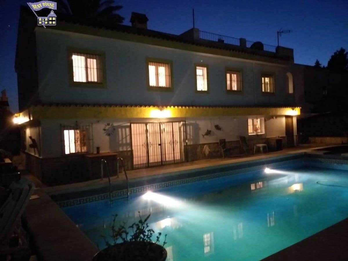 5 bedroom Villa for sale in Arcos de la Frontera with pool - € 495,000 (Ref: 4187104)