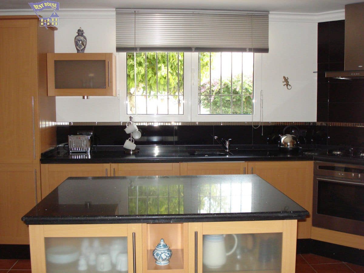 5 bedroom Villa for sale in Arcos de la Frontera with pool - € 495,000 (Ref: 4187104)