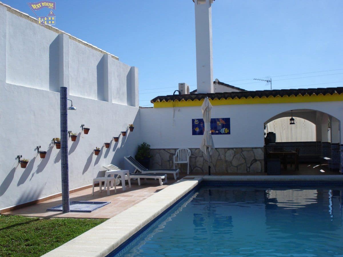 5 bedroom Villa for sale in Arcos de la Frontera with pool - € 495,000 (Ref: 4187104)