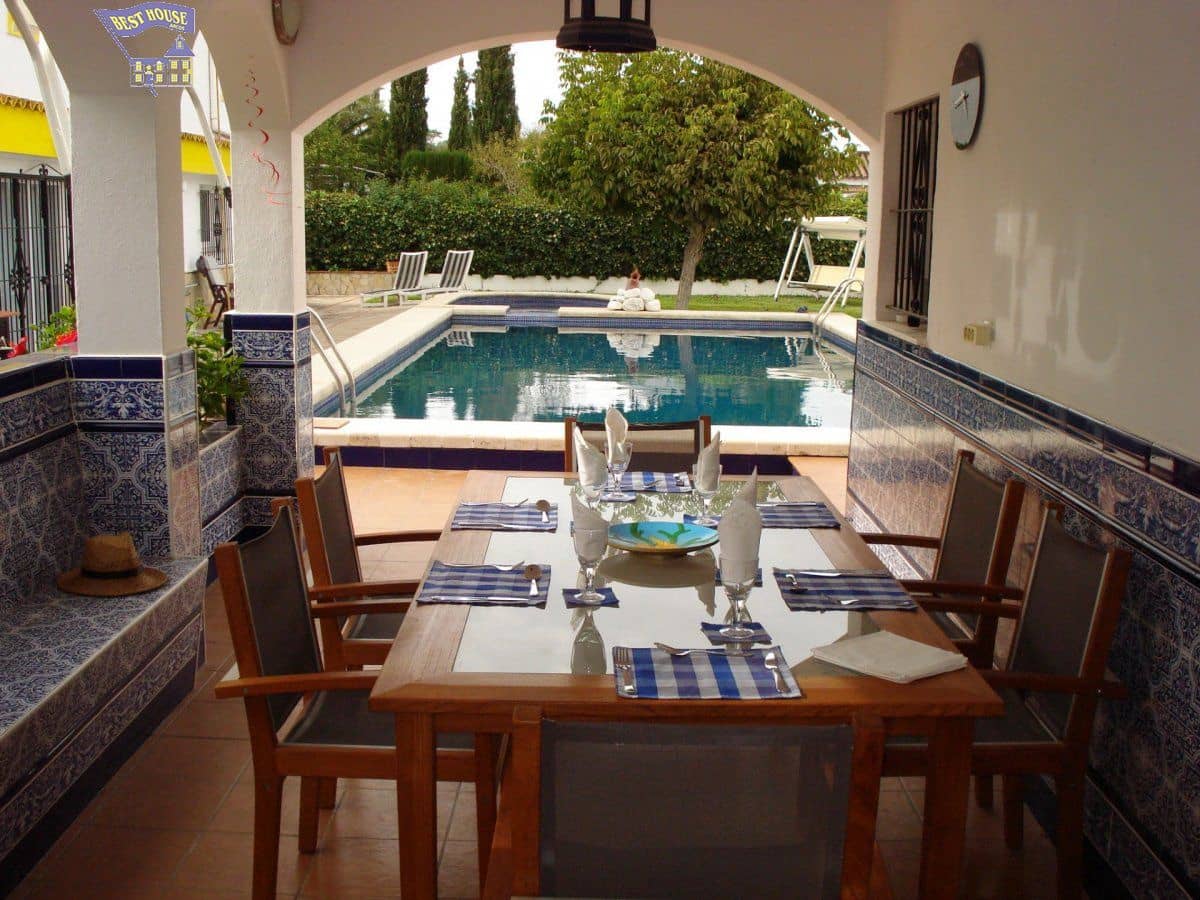 5 bedroom Villa for sale in Arcos de la Frontera with pool - € 495,000 (Ref: 4187104)