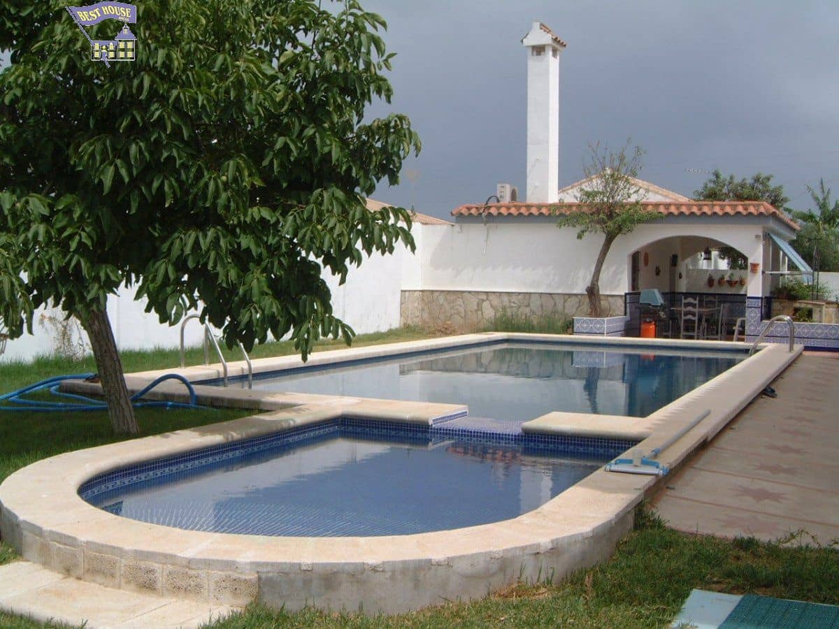 5 bedroom Villa for sale in Arcos de la Frontera with pool - € 495,000 (Ref: 4187104)