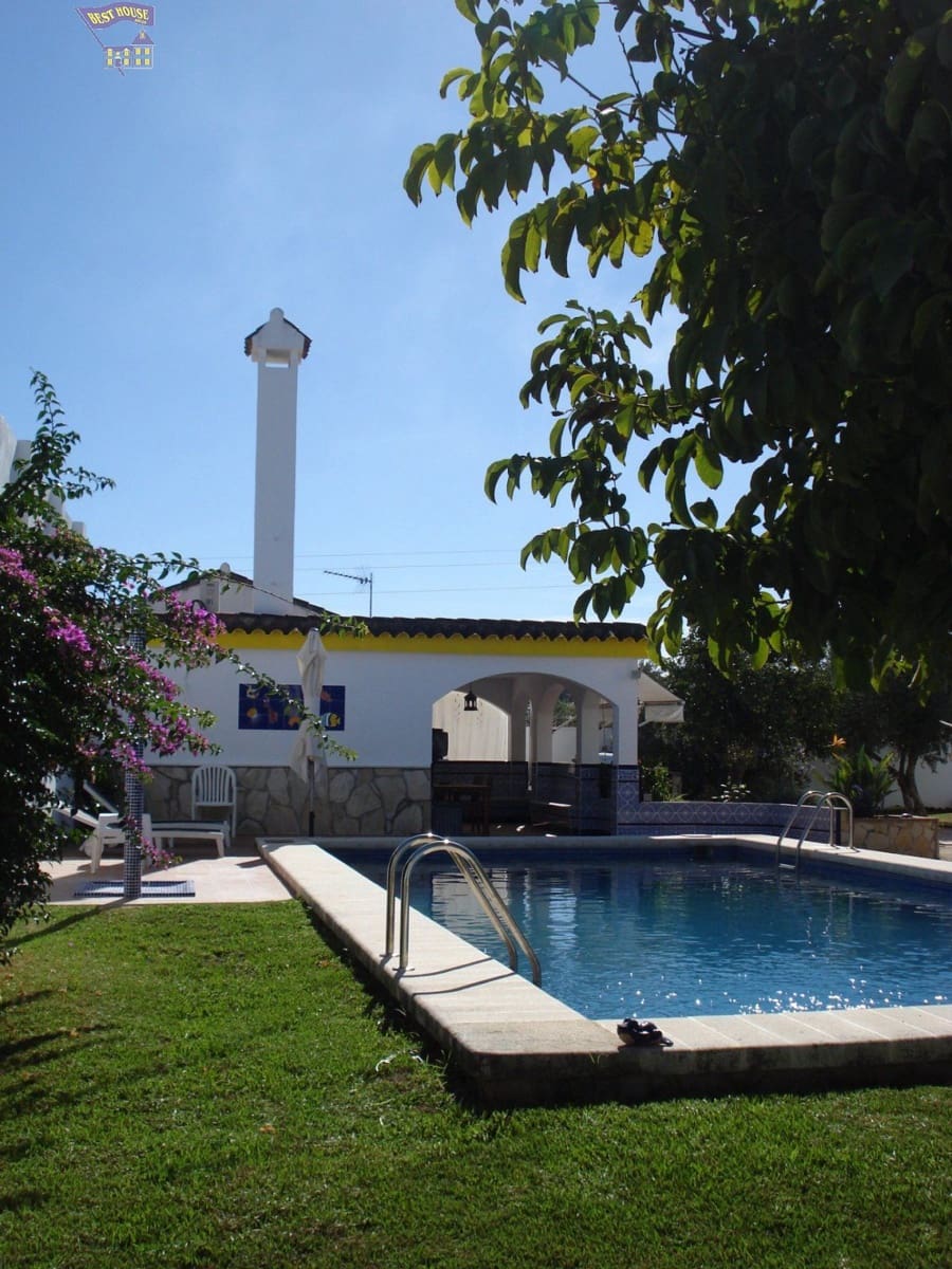 5 bedroom Villa for sale in Arcos de la Frontera with pool - € 495,000 (Ref: 4187104)