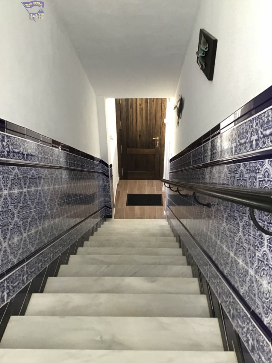 5 bedroom Villa for sale in Arcos de la Frontera with pool - € 495,000 (Ref: 4187104)