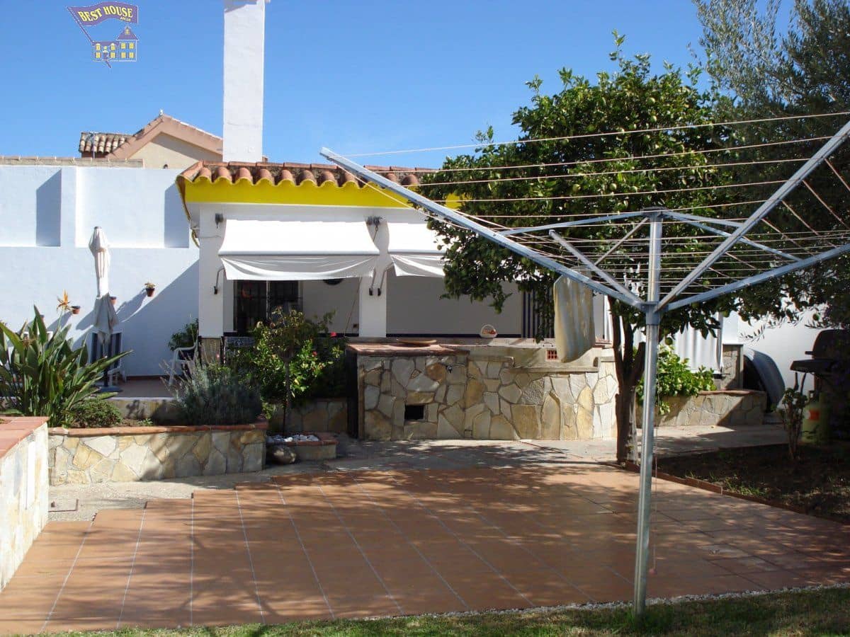 5 bedroom Villa for sale in Arcos de la Frontera with pool - € 495,000 (Ref: 4187104)