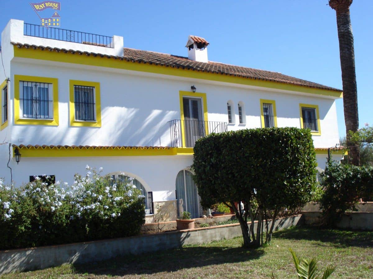 5 bedroom Villa for sale in Arcos de la Frontera with pool - € 495,000 (Ref: 4187104)