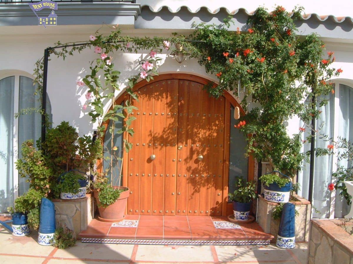 5 bedroom Villa for sale in Arcos de la Frontera with pool - € 495,000 (Ref: 4187104)