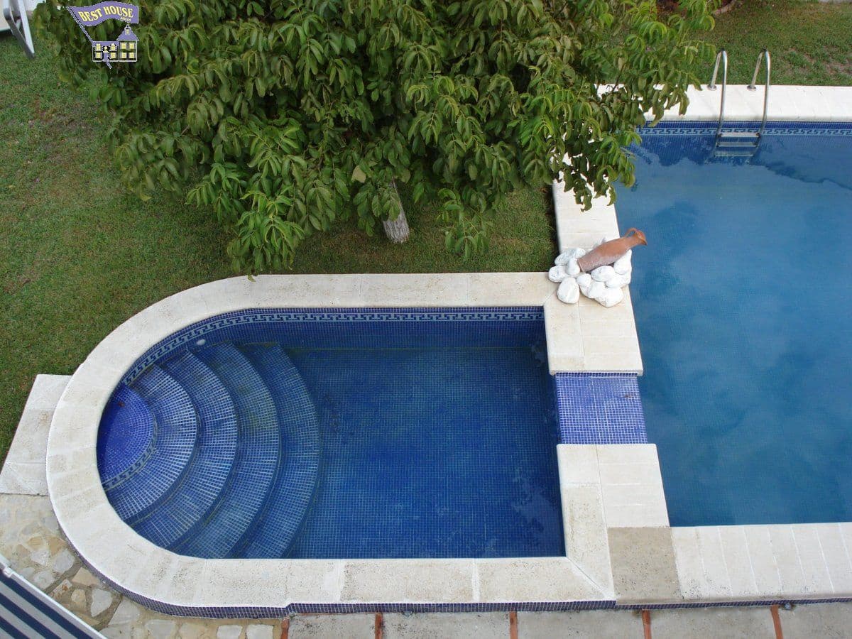 5 bedroom Villa for sale in Arcos de la Frontera with pool - € 495,000 (Ref: 4187104)