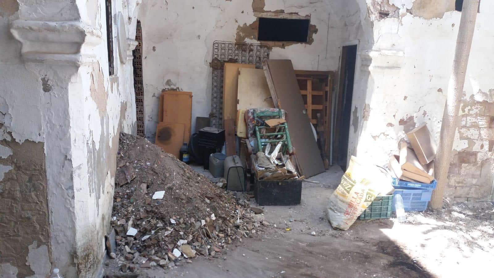 Townhouse for sale in Arcos de la Frontera - € 75,000 (Ref: 4413202)