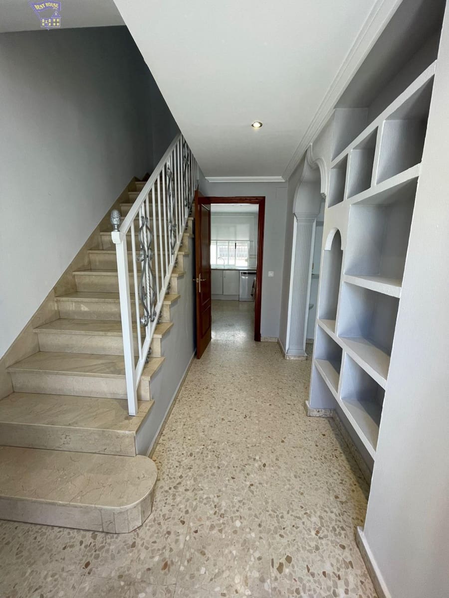 3 bedroom Terraced Villa for rent in Arcos de la Frontera - € 500 (Ref: 4733730)