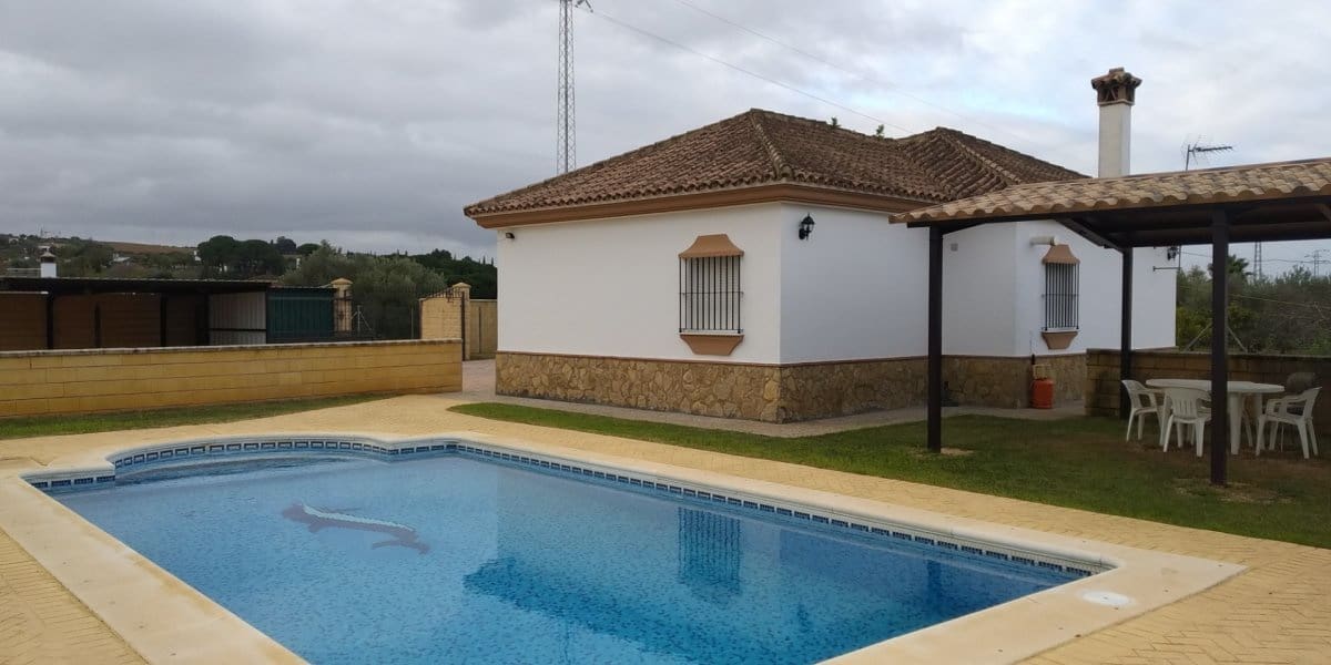 2 soverom Finca/Herregård til salgs i Arcos de la Frontera med svømmebasseng - € 225 000 (Ref: 4987654)