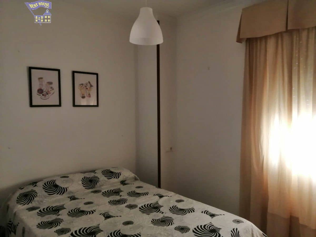 3 bedroom Flat for rent in Arcos de la Frontera with garage - € 400 (Ref: 5423974)