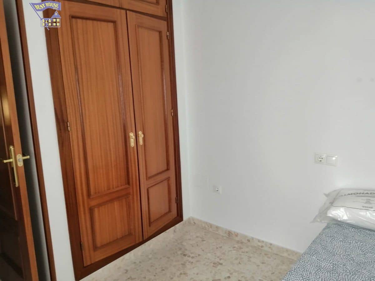 3 bedroom Flat for rent in Arcos de la Frontera with garage - € 400 (Ref: 5423974)