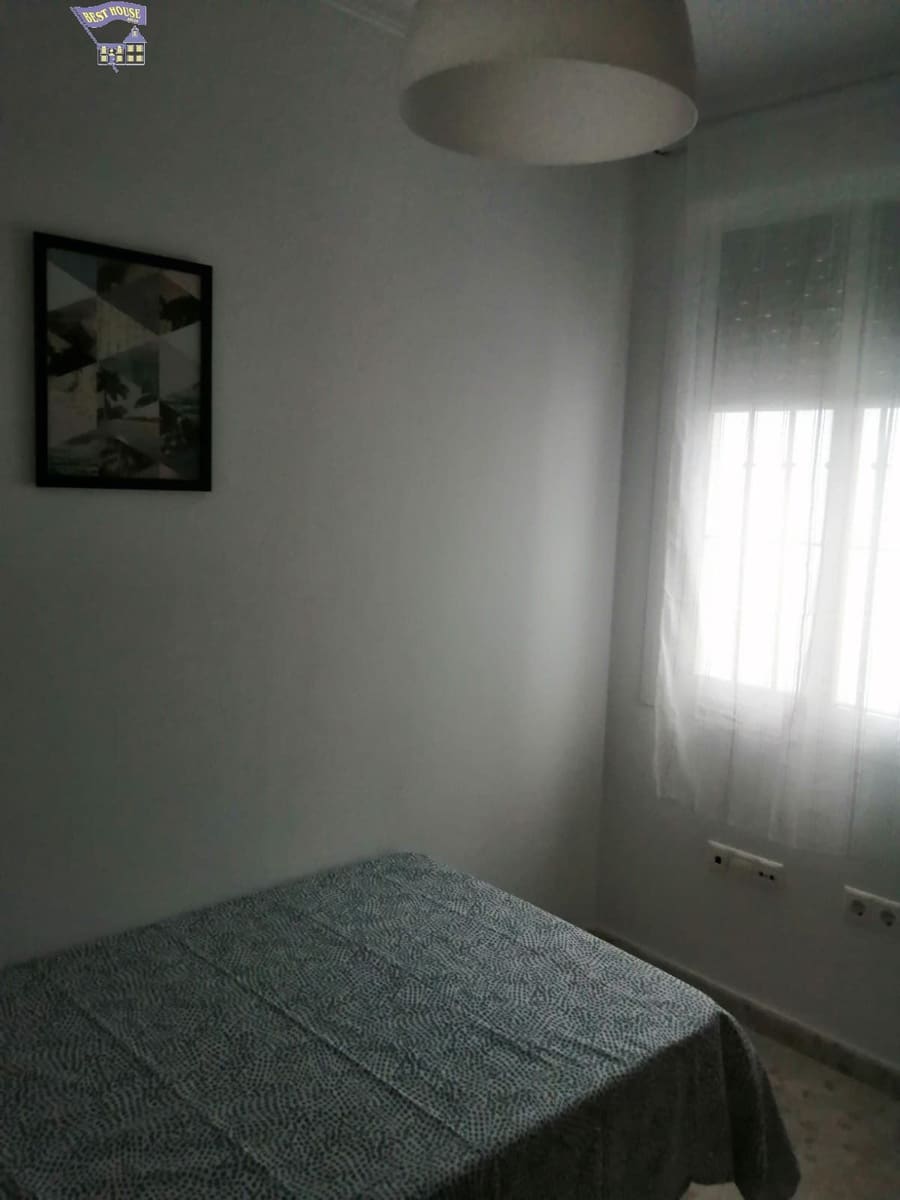 3 bedroom Flat for rent in Arcos de la Frontera with garage - € 400 (Ref: 5423974)