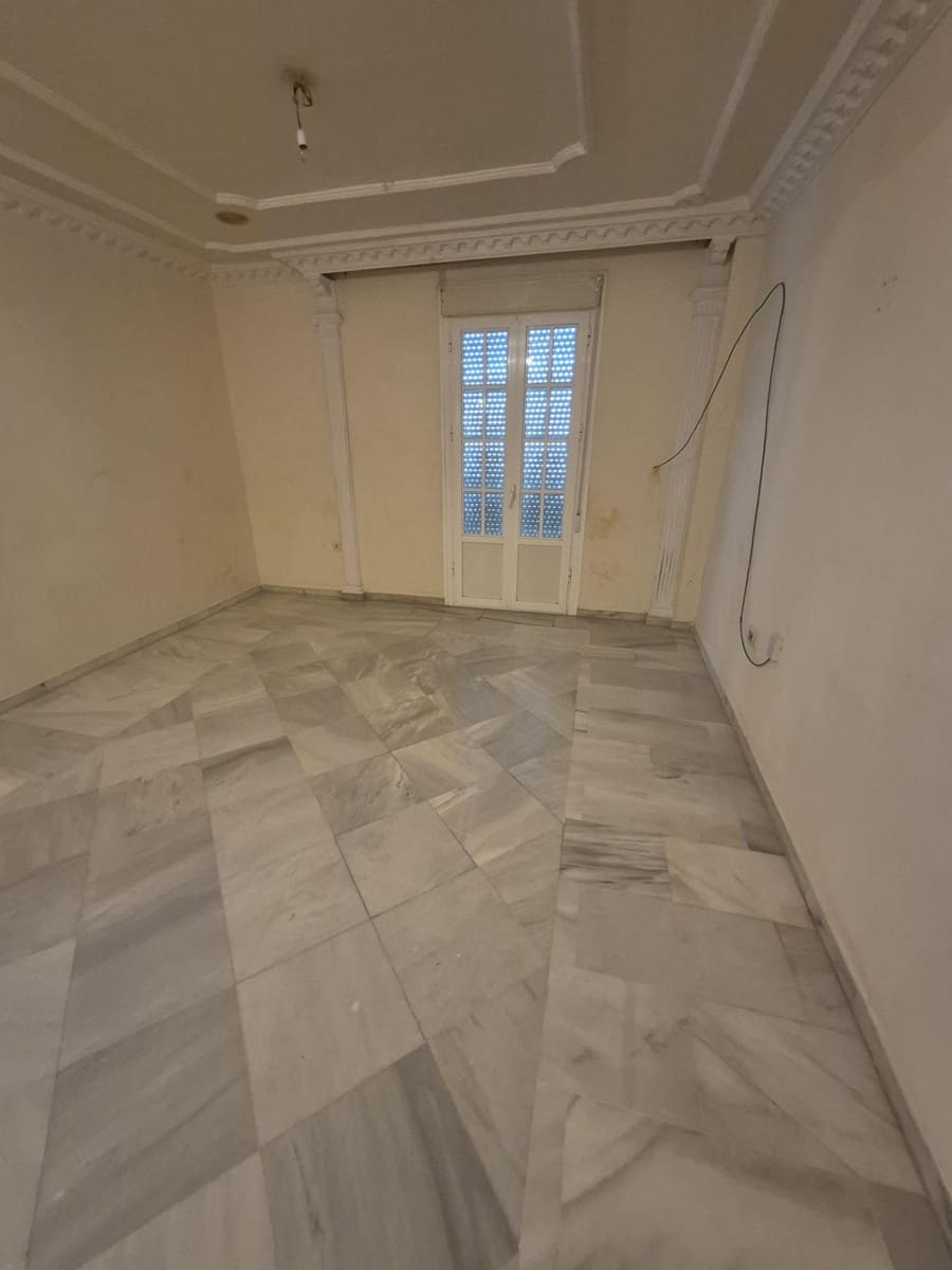 4 slaapkamer Flat te koop in Arcos de la Frontera - € 100.000 (Ref: 6194051)