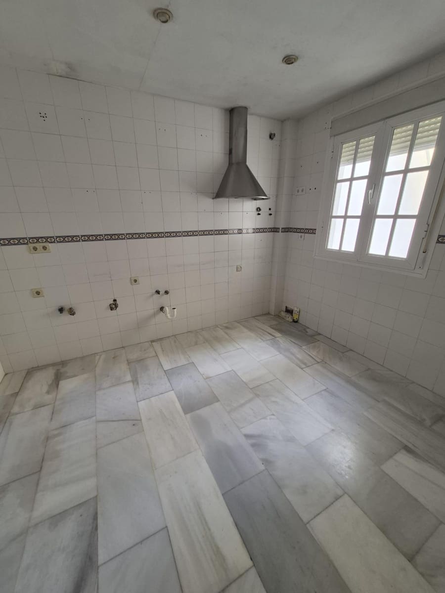 4 slaapkamer Flat te koop in Arcos de la Frontera - € 100.000 (Ref: 6194051)