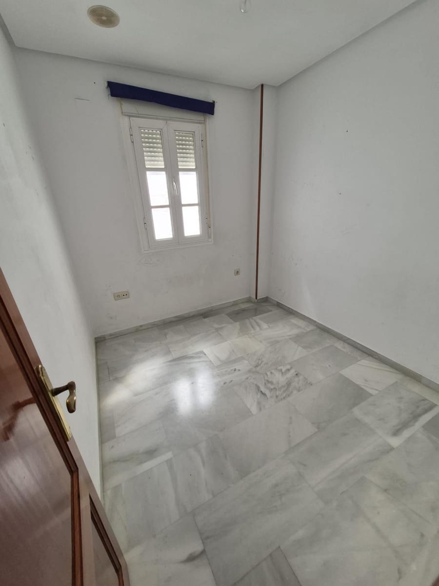 4 slaapkamer Flat te koop in Arcos de la Frontera - € 100.000 (Ref: 6194051)